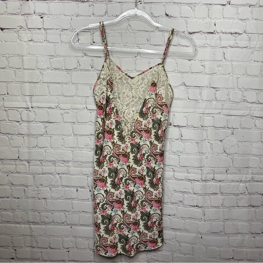 Vintage Victoria’s Secret Gold Label Paisley Chemise size XS